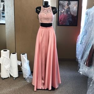 Sherri Hill blush size 2 prom dress